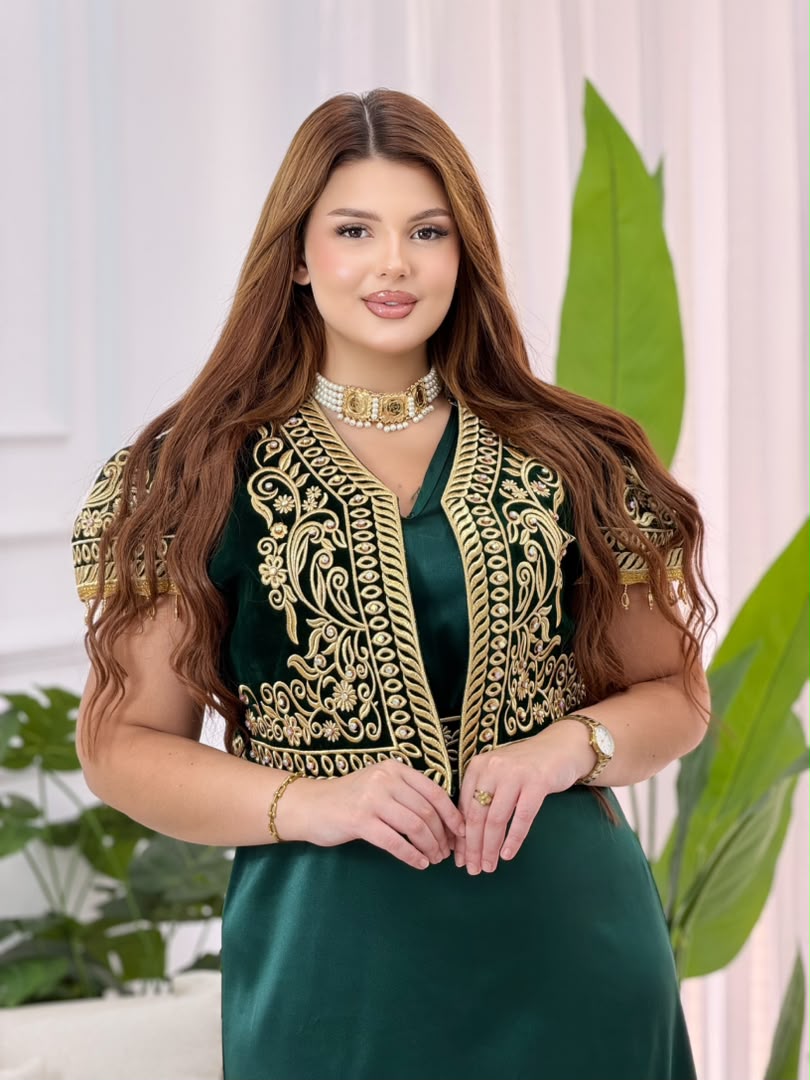 GHLILA AVEC ROBE